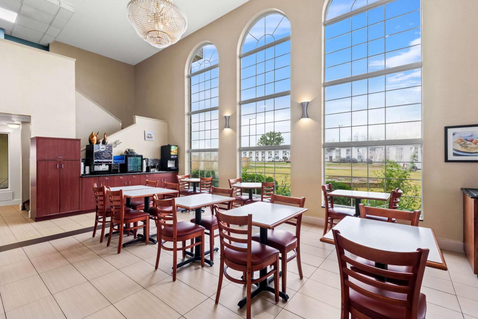 Best Western Airport Inn Moline Buitenkant foto